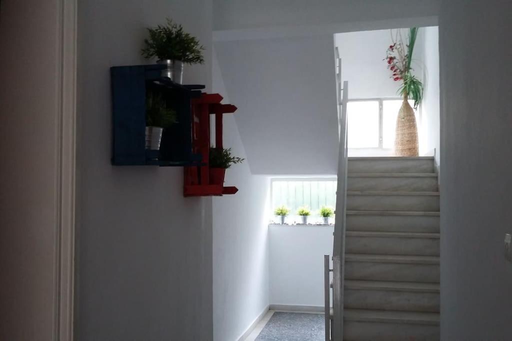 Cozy Seaside Apartment Loutraki Exterior photo